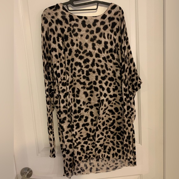 Cheetah Print Sweater - Picture 3 of 3